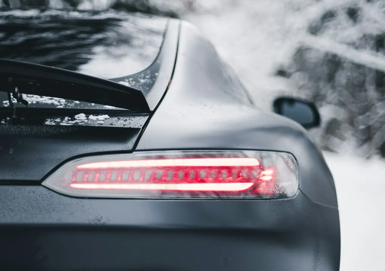 Negro mate total 🖤 AMG GT envuelto en vinilo cast mate, ópticas…