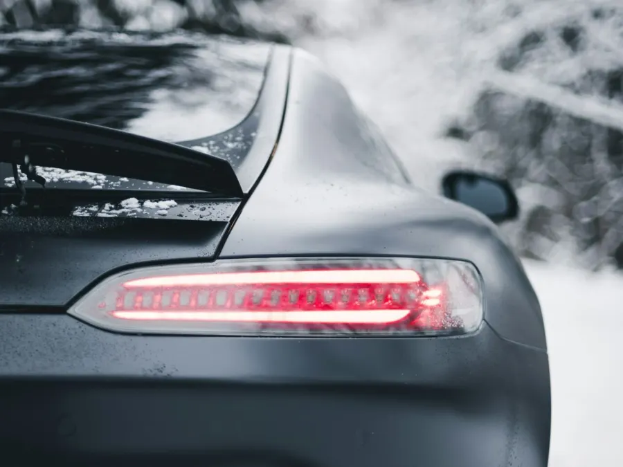 Negro mate total 🖤 AMG GT envuelto en vinilo cast mate, ópticas…